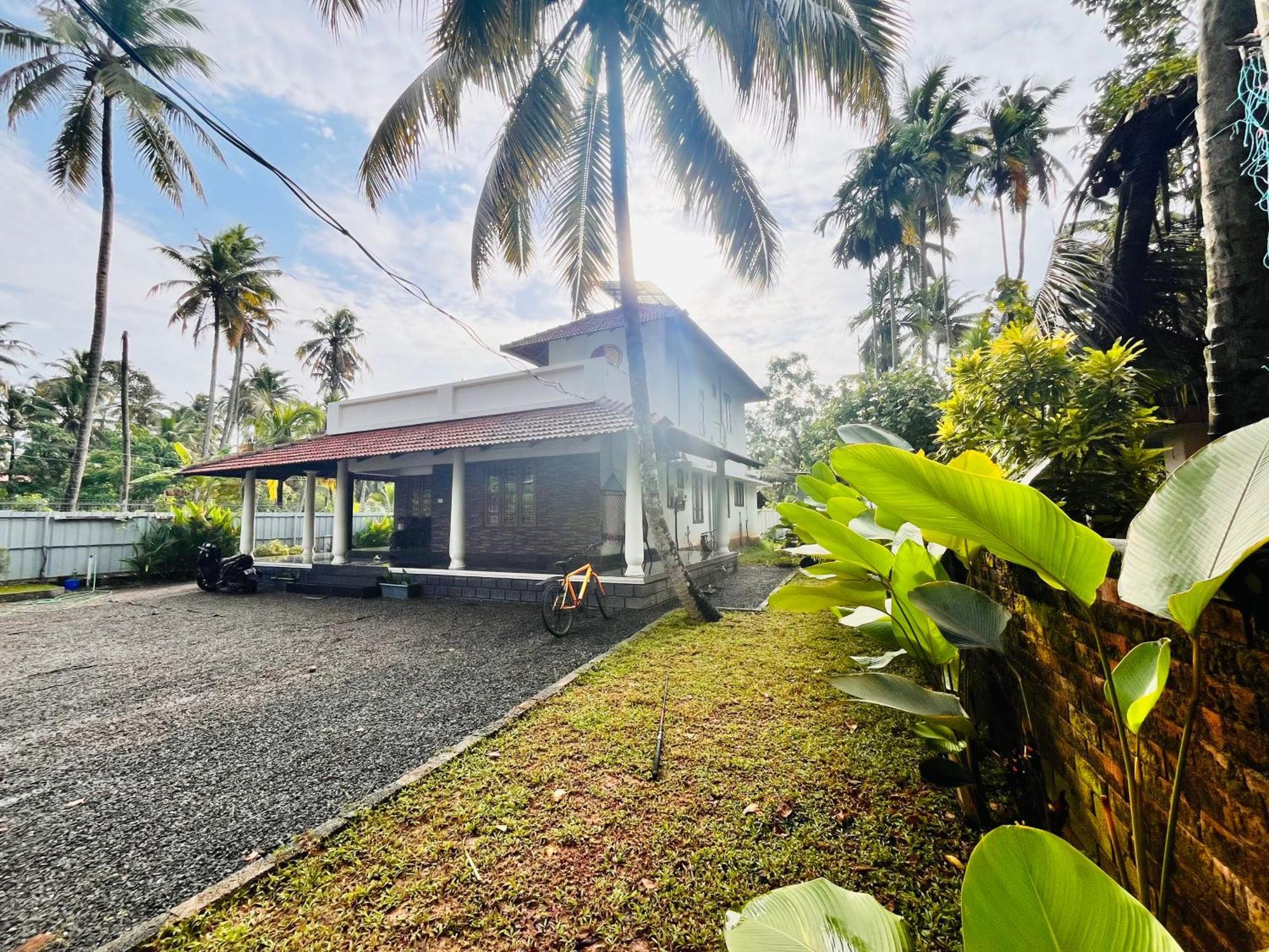 Riverrootsstays Homestay Mundrothuruth