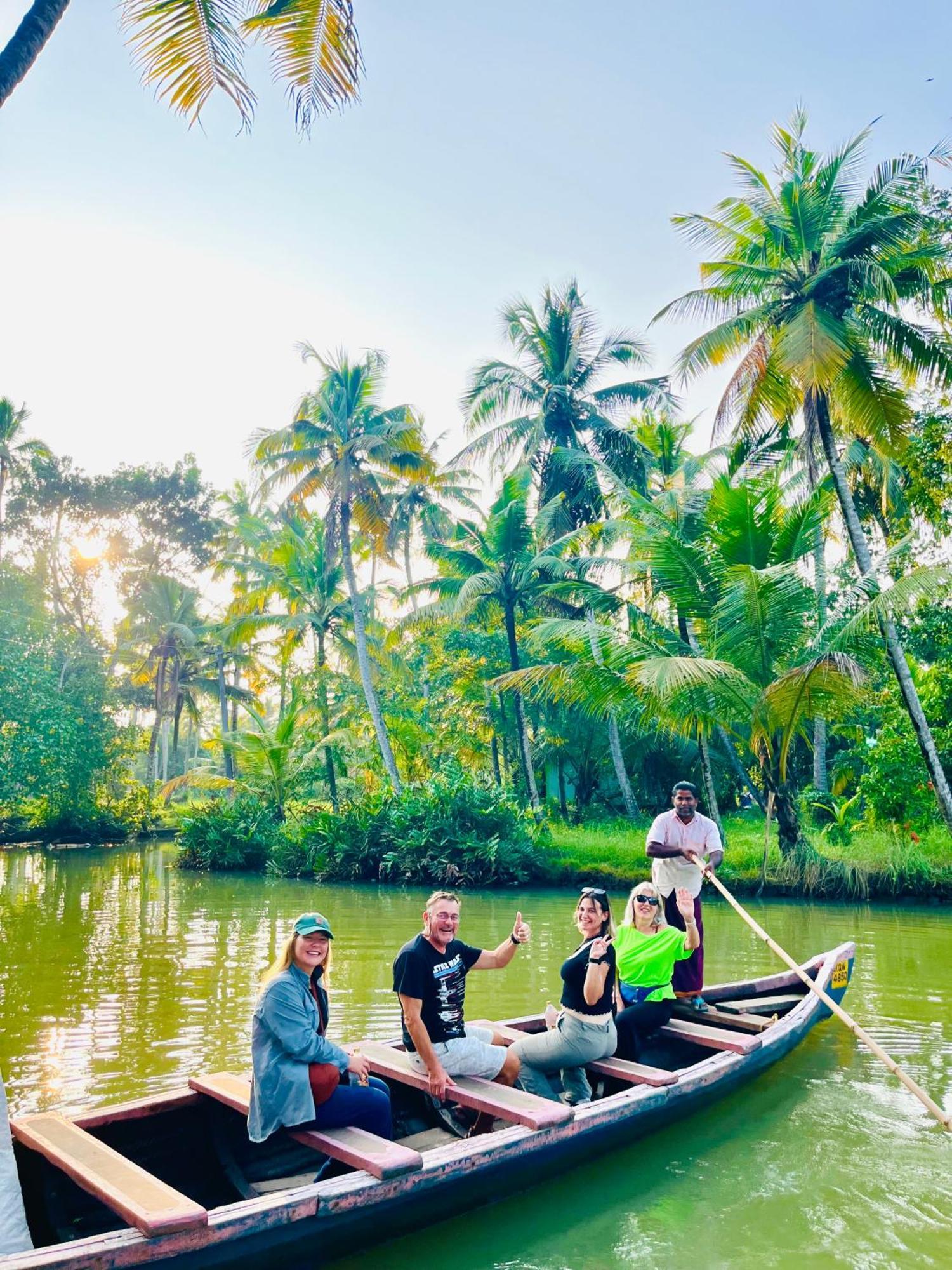 Homestay Riverrootsstays Mundrothuruth