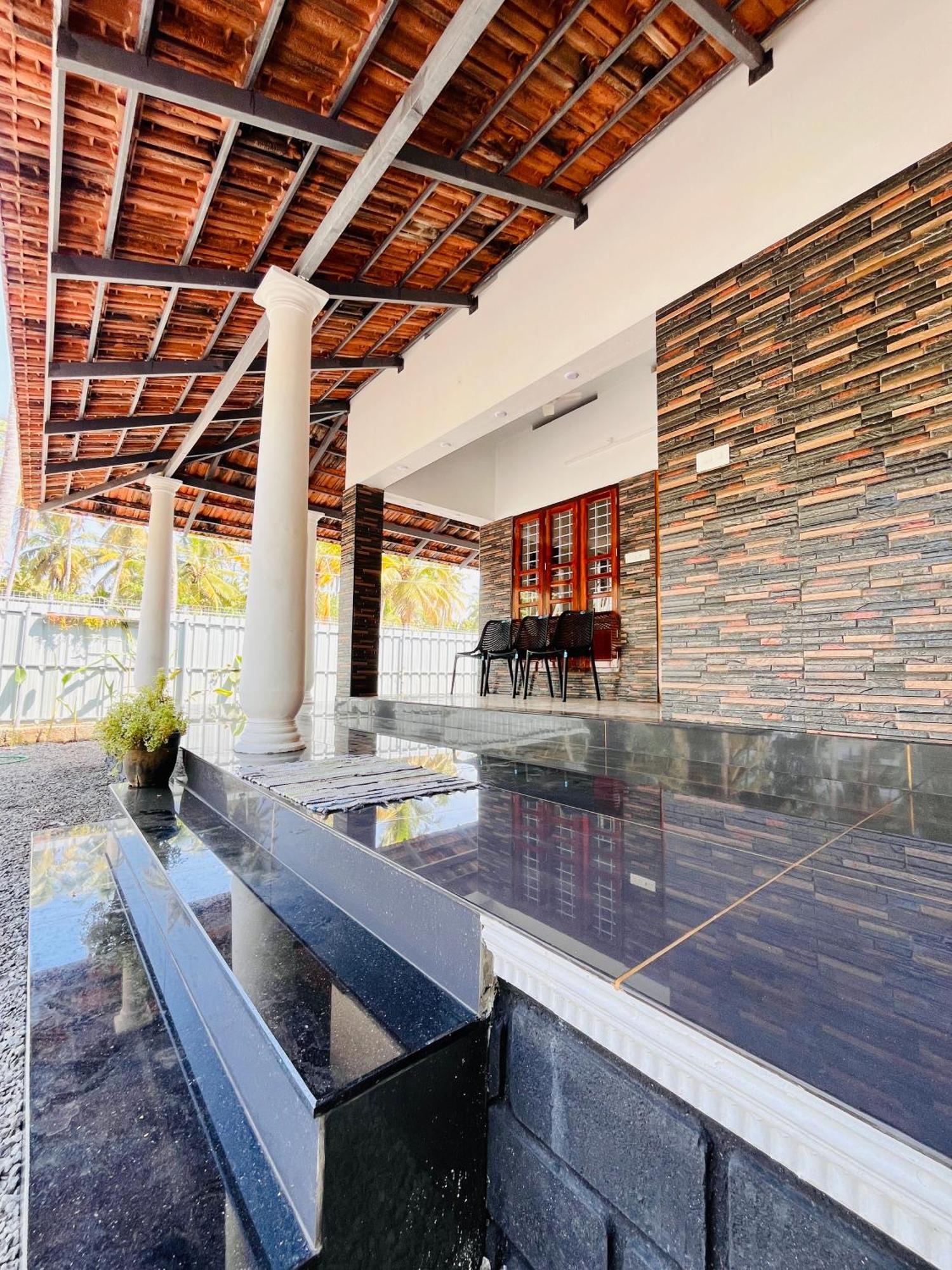 Riverrootsstays Homestay Mundrothuruth