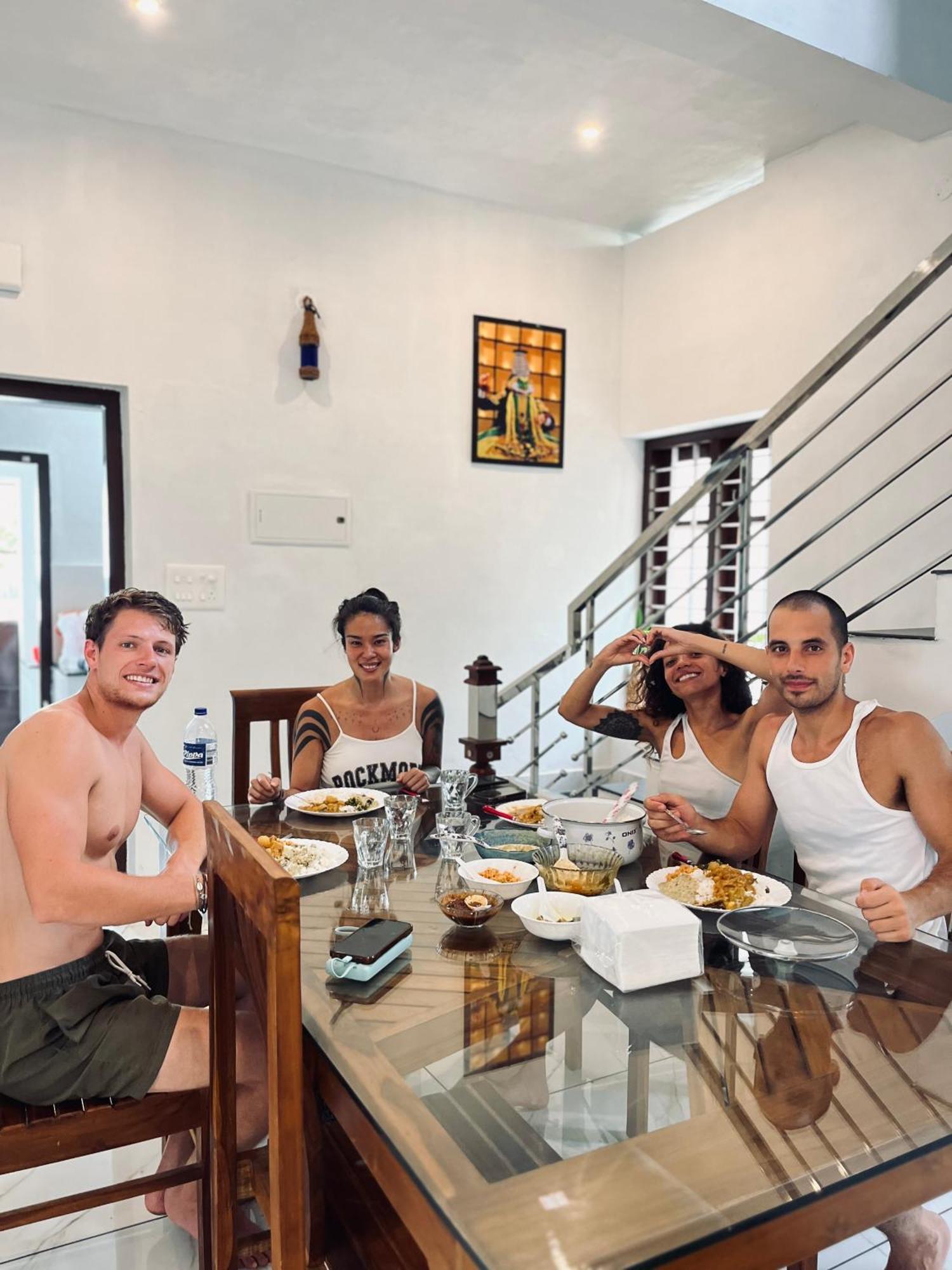 Riverrootsstays Mundrothuruth